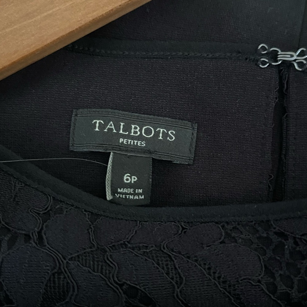 NWT! Women’s Talbots Crepe and Lace black shift dress 6P MSRP $139 - Picture 4 of 5